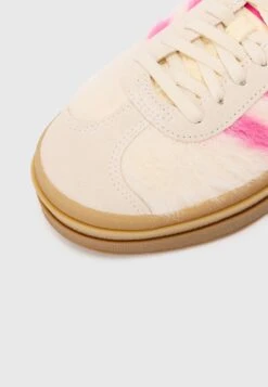 Adidas Originals GAZELLE BOLD - Trainers - Cream White/shock Pink/gold-coloured 14 Adidas Originals GAZELLE BOLD - Trainers - Cream White/shock Pink/gold-coloured -Modern Classic Shoes Store fcf9bdfc1bea47ad9730aee332eaef08