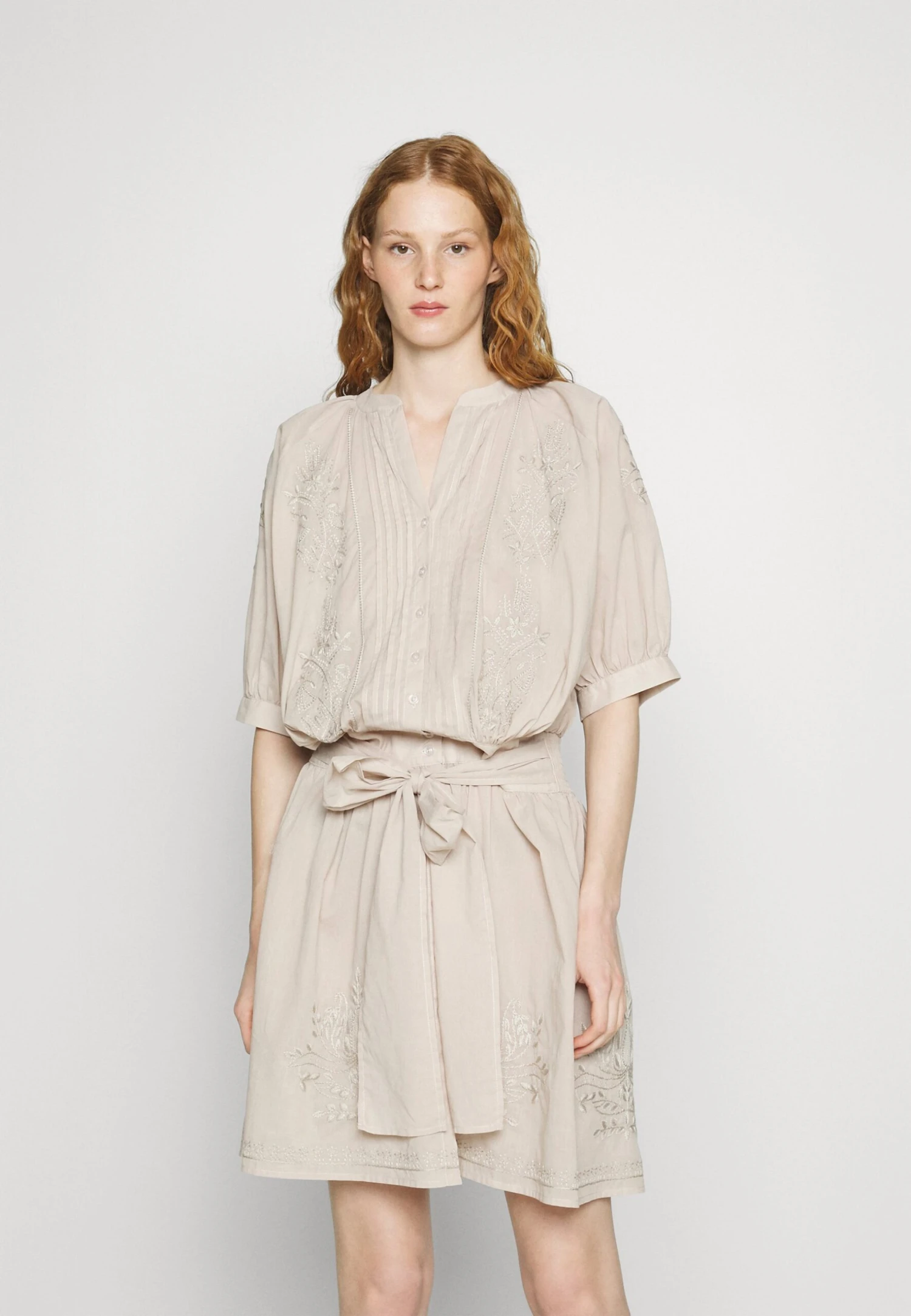 True Religion Short Dress With Embrodery Silver - Day Dress - Beige 1 True Religion Short Dress With Embrodery Silver - Day Dress - Beige