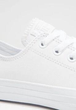 Converse Chuck Taylor All Star Ox Unisex - Trainers - White -Modern Classic Shoes Store feb3107443b046ed91cd6f2a8fb52899