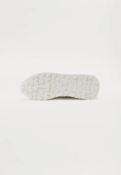 Iceberg HYPER - Trainers - White 11 Iceberg HYPER - Trainers - White -Modern Classic Shoes Store ffc933acc7d04763ad45f9c133115358